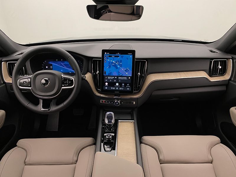 Volvo XC60 (2026) B5 AWD AUT DARK PLUS  - fotka 2 z 67