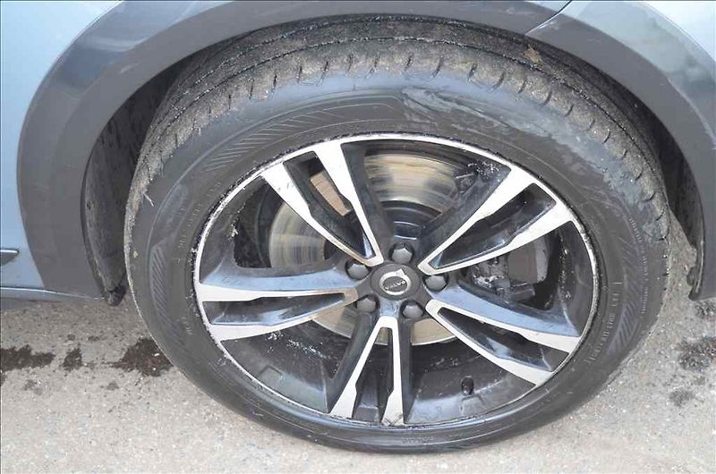 Volvo V90 (2017) CROSS COUNTRY D5 2,0 AWD - fotka 13 z 24