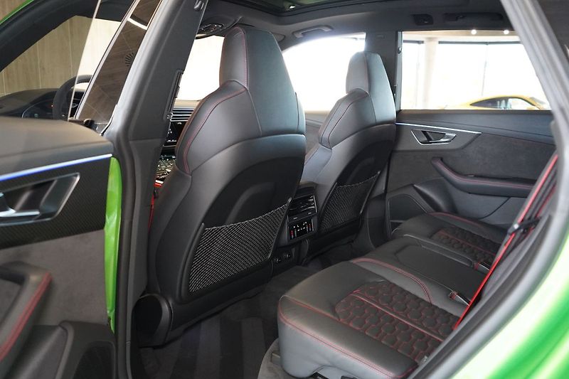 Audi RS Q8 Exclusive, Karbon brzdy, Pano - fotka 44 z 50