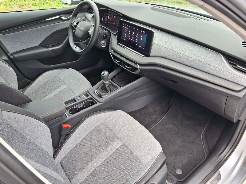 Škoda Octavia (2025) Combi Top Selection 1,5TSi 110 - fotka 14 z 33