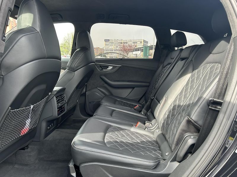 Audi SQ7 4.0TDi 320kW quattro - fotka 15 z 24