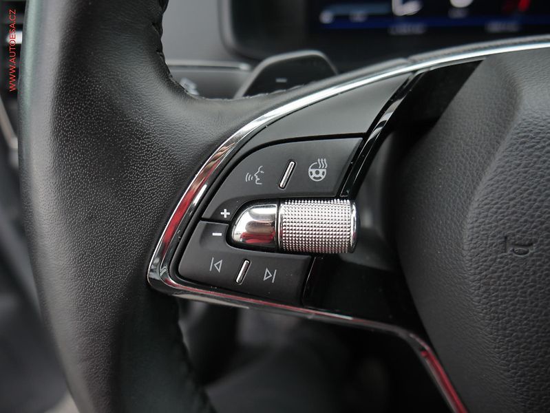 Škoda Karoq (2022) 2.0 TDi 4x4, Style, DSG, LED - fotka 12 z 27
