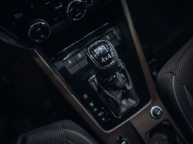 Škoda Octavia Scout 4x4 2,0 TDI - fotka 10 z 28