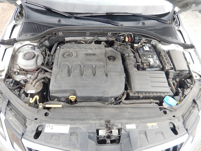 Škoda Octavia 2.0 TDI, DSG - fotka 25 z 28