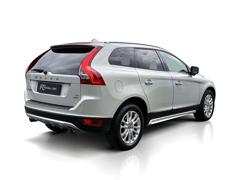 Volvo XC60 D5 AWD // SUMMUM // 151 kW - fotka 5 z 22