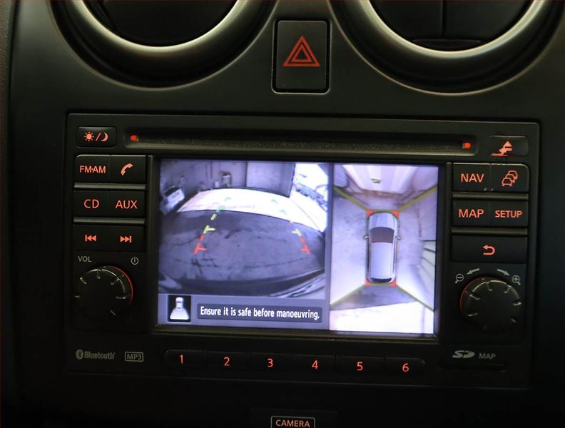 Nissan Qashqai (2012) 1.6 dCi, 4X4, Navi, Tempomat - fotka 17 z 23