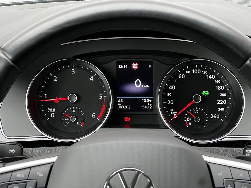 Volkswagen Passat 2.0TDI DSG 110kW 1.Maj DPH TZ - fotka 10 z 23