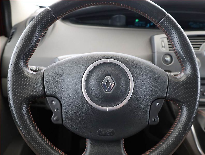 Renault Scénic (2009) 1.6 16V, ČR,1.maj, jezdí dobře - fotka 8 z 15