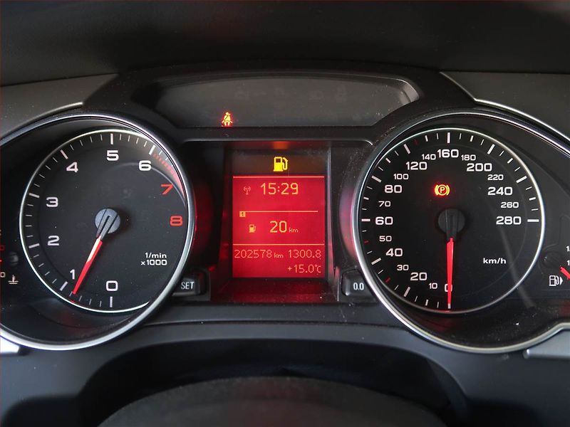 Audi A5 (2009) 2.0 TFSI, Xenony - fotka 11 z 14