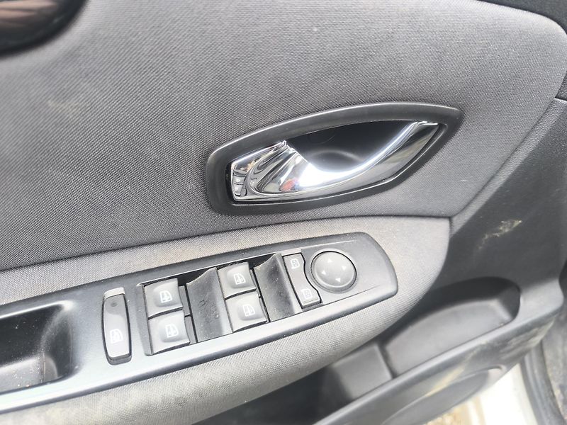 Renault Grand Scénic PĚKNÝ,TZ,SERVISKA,1.MAJ - fotka 17 z 20