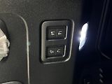 Land Rover Defender 110 D250 X-DYNAMIC SE AWD AUT  - náhled 45