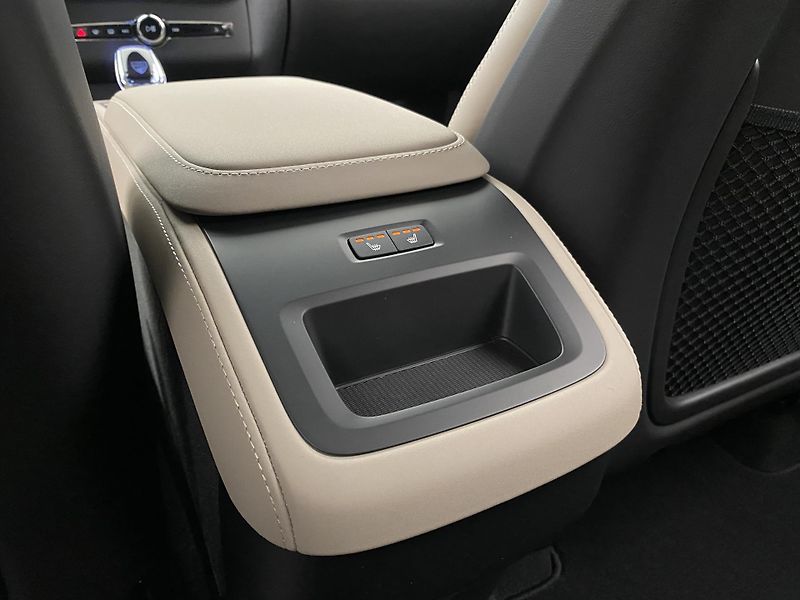 Volvo XC90 (2025) B5 AWD AUT BRIGHT PLUS  - fotka 73 z 75
