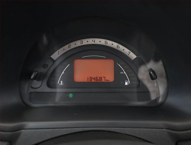 Citroën C3 (2004) Exclusive 1.4 i, nová STK - fotka 8 z 15