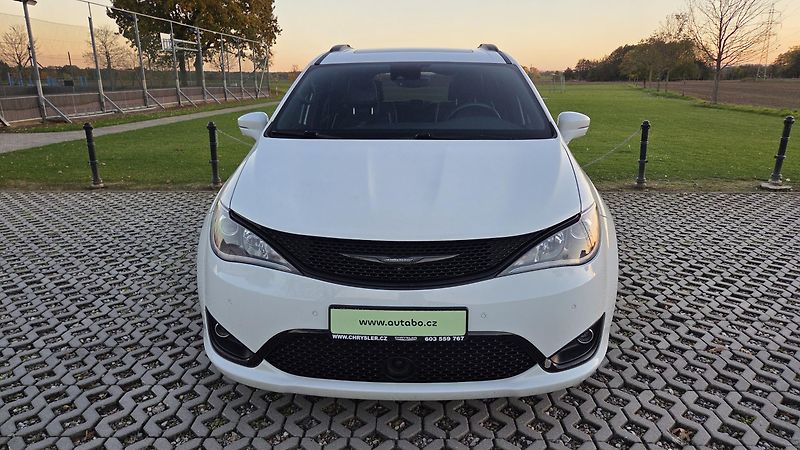 Chrysler Pacifica 3,6L 211 kW,Limited 7 míst,LPG - fotka 2 z 48
