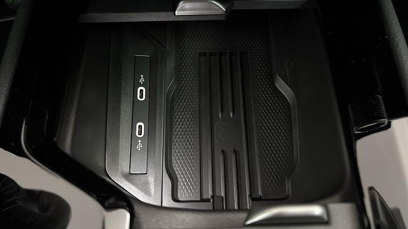 Škoda Superb 2.0 TDI DSG 4x4 L&K - fotka 26 z 35