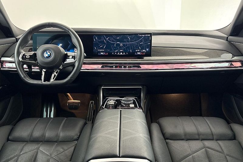 BMW Řada 7 řady 7 | M760e xDrive - fotka 15 z 27