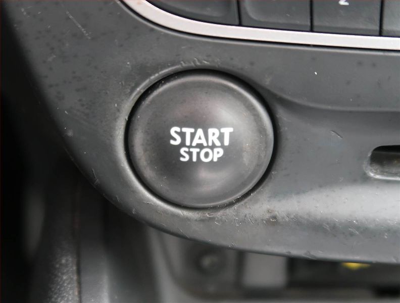 Renault Fluence (2010) 1.6 16V, po STK, jezdí výborně - fotka 17 z 18
