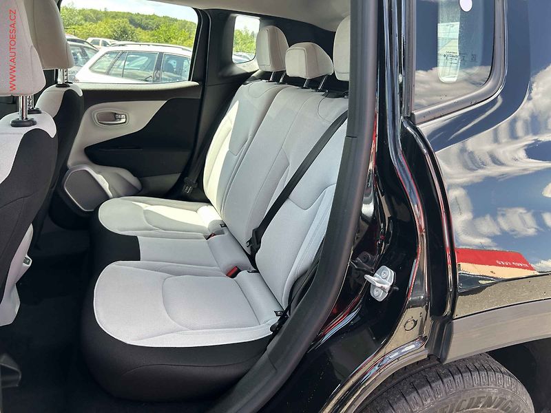 Jeep Renegade (2020) 1.0 T-GDi, autoAC, temp - fotka 10 z 17