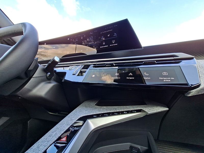 Peugeot 3008 ALLURE HYBRID 145k e-DCS6 - fotka 20 z 29