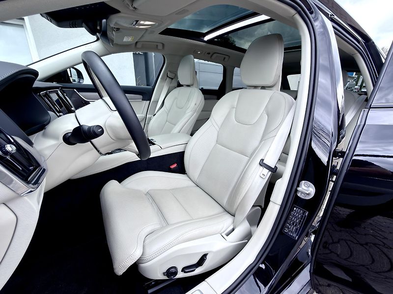 Volvo V90 T8 AWD ULTRA *VZDUCH* + kola - fotka 14 z 60