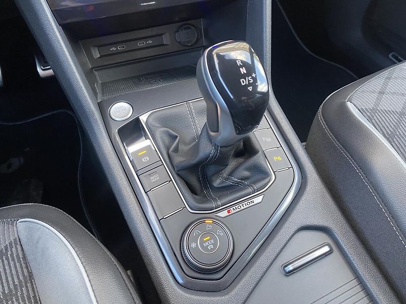 Volkswagen Tiguan Allspace 2.0 TDI 4Motion R-Line DSG - fotka 22 z 27