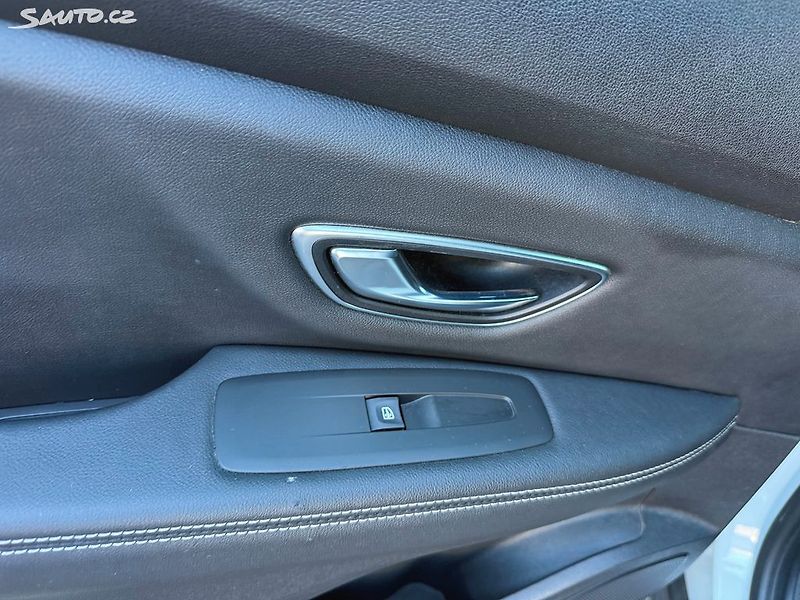 Renault Scénic 1.7dCi koupeno v CZ 1.majitel - fotka 30 z 33