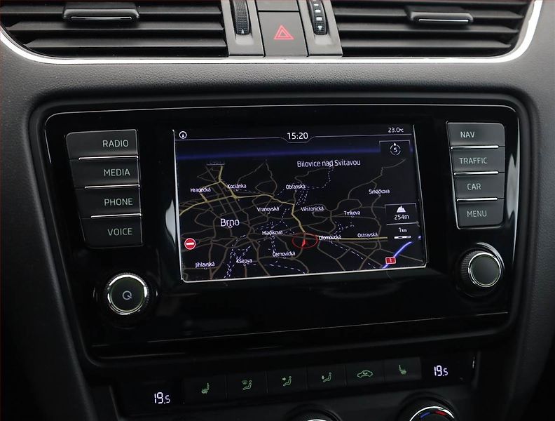 Škoda Octavia (2015) RS 2.0 TDI, Automat, Kůže - fotka 15 z 20