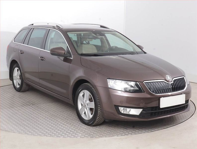 Škoda Octavia (2013) Elegance 1.6 TDI, 4X4, Kůže - fotka 1 z 16