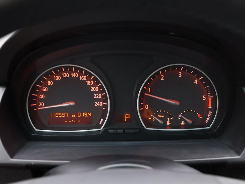 BMW X3 3,0 d 150kW Aut. 4x4 Xenon - fotka 17 z 32