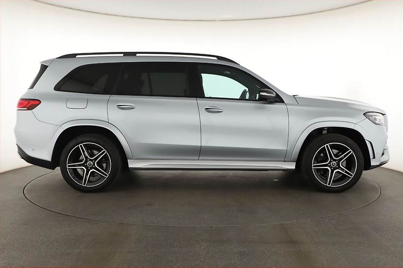 Mercedes-Benz GLS (2021) 580 4MATIC - fotka 6 z 21