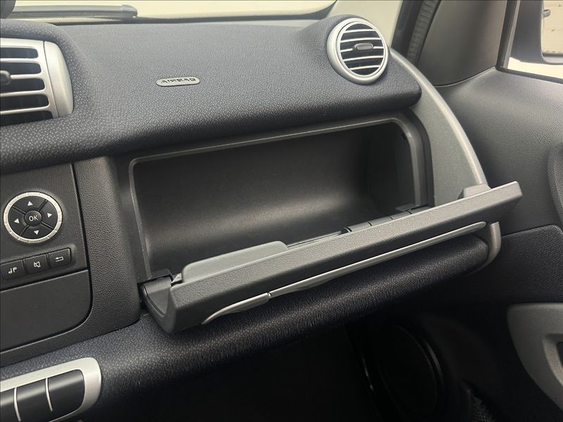 Smart Fortwo 1,0 AUTOMAT DPH NOVÁ STK ČR - fotka 19 z 28