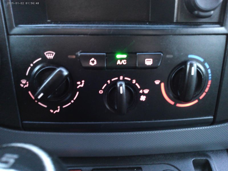 Peugeot Partner 1.6 e-HDi, 66 kW, klima, LONG - fotka 21 z 25