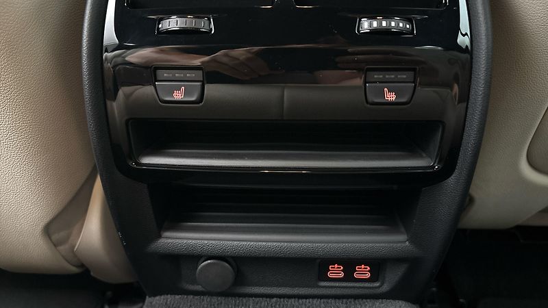 BMW Řada 5 530e AUT xDrive M-paket Tourin - fotka 23 z 30