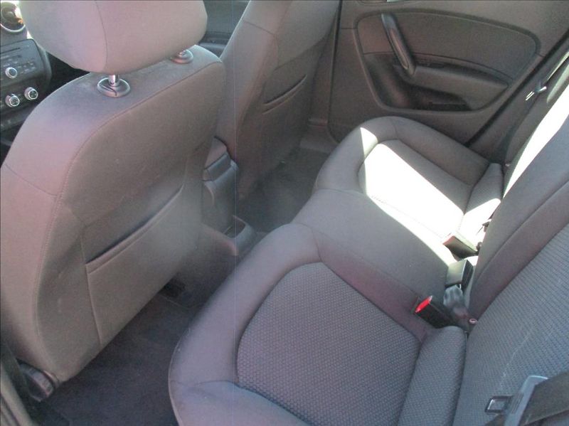 Audi A1 1,2 TSi, klima,Navi,serv.kn. - fotka 14 z 32