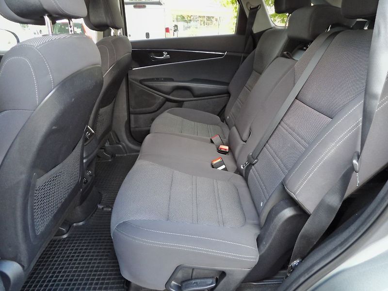 Kia Sorento 2.2CRDi Comfort Tažné ČR DPH - fotka 21 z 31