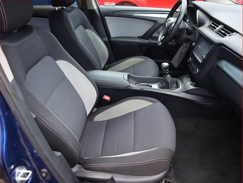 Toyota Avensis (2016) 2.0 D-4D, Serv.kniha, Navi - fotka 9 z 18