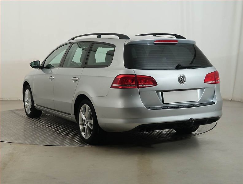 Volkswagen Passat (2012) 2.0 TDI, 4X4 - fotka 4 z 13