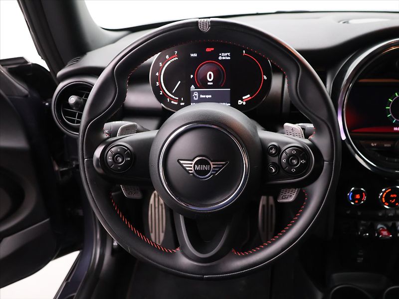 Mini Cooper 2,0 225kW JCW GP3 CZ DPH - fotka 21 z 32