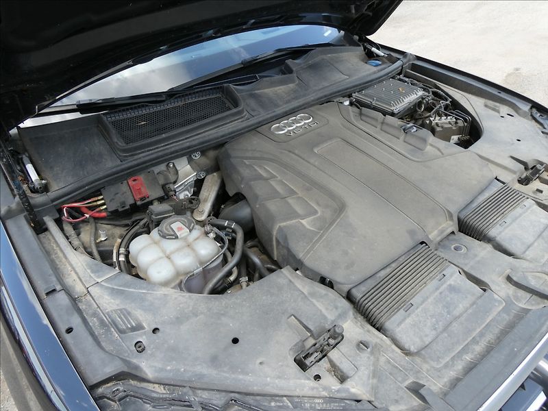 Audi Q7 3,0 TDiV6 200kW S-LINE,QUATTRO - fotka 46 z 48