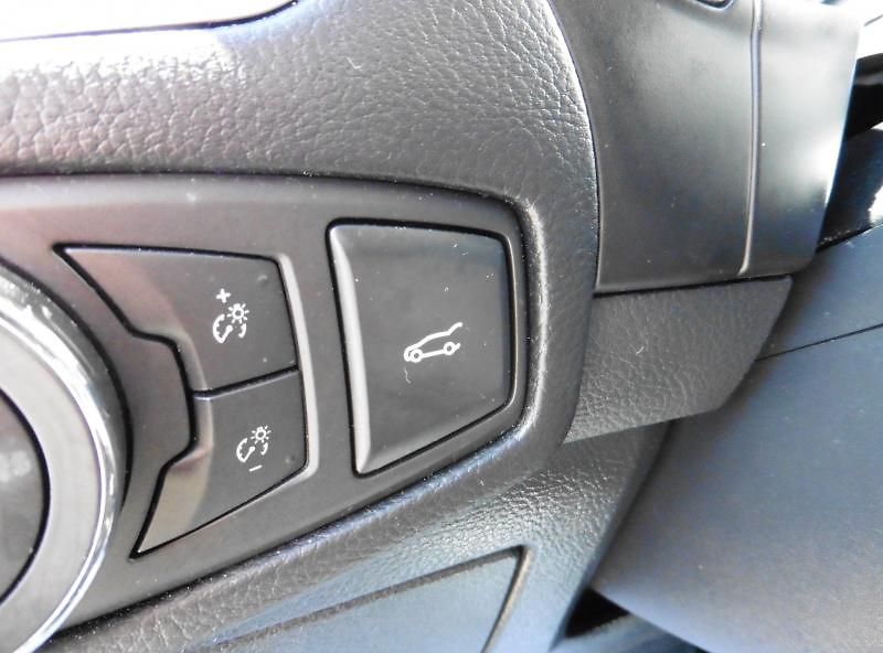 Ford Galaxy 2.0 TDCi Titanium Navi 7.míst - fotka 21 z 24