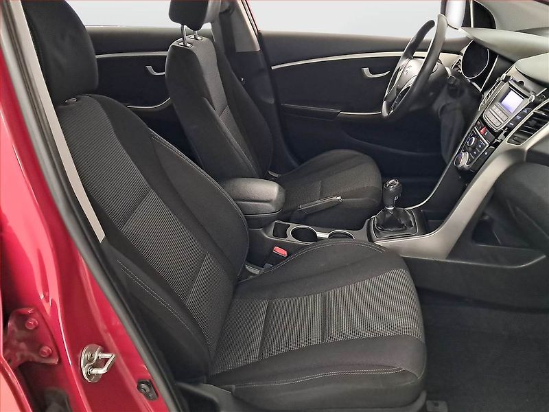 Hyundai i30 (2013) 1.4 CVVT - fotka 7 z 11