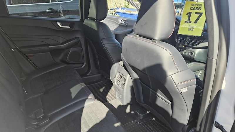 Ford Kuga (2021) 2.0 EB 140kW ST-line 4x4 AT8  - fotka 13 z 36
