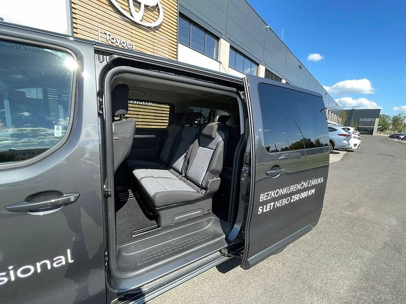Toyota ProAce Verso 2.0 D A/T L2 Family 8S Webasto - fotka 24 z 29