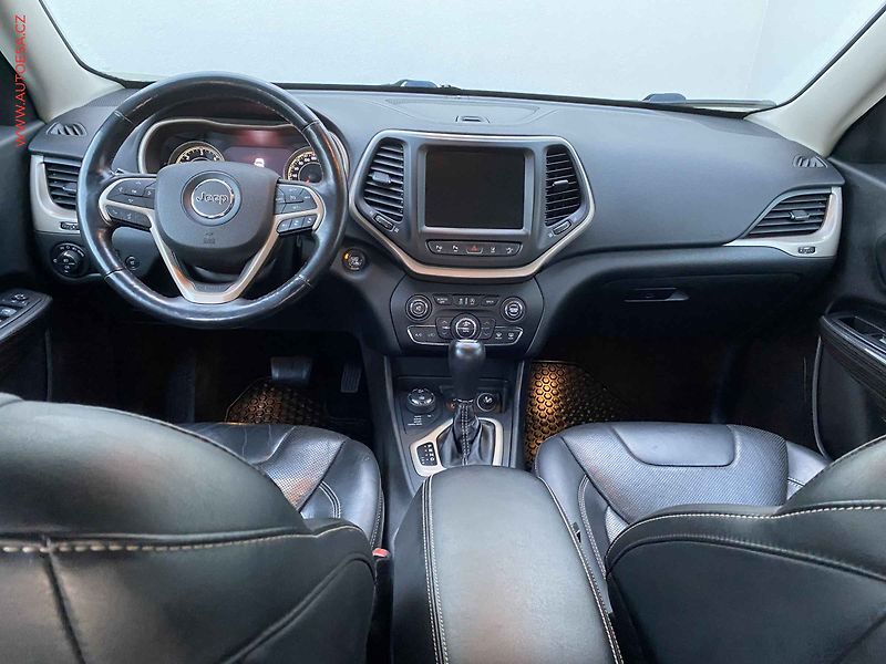 Jeep Cherokee (2015) 2.0 M-Jet 4X4, Limited, AT, - fotka 8 z 21