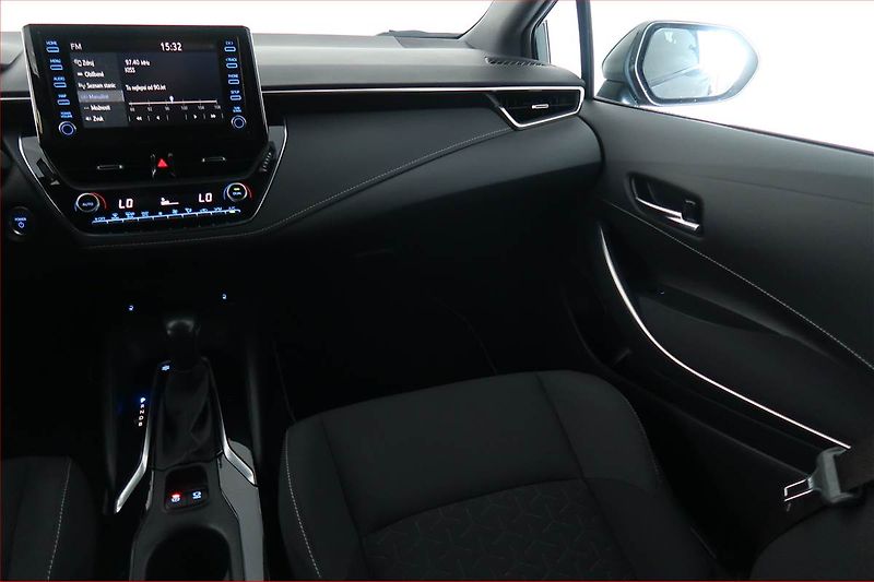 Toyota Corolla (2021) 1.8 Hybrid - fotka 8 z 20