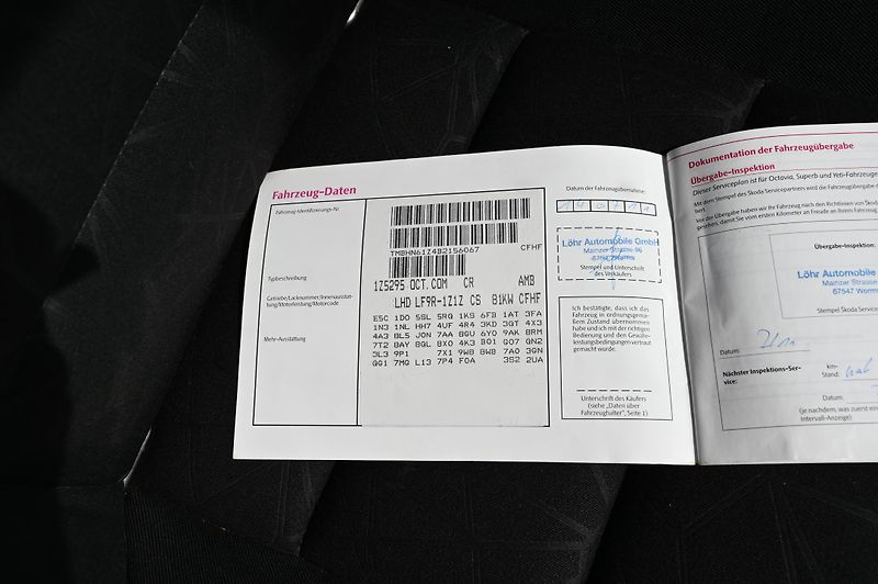 Škoda Octavia 2.0TDI 7/2011 Rezervace - fotka 48 z 50
