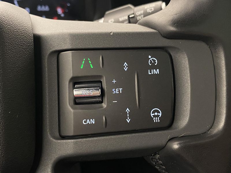Land Rover Defender 130 D300 SE AWD AUT CZ - fotka 20 z 58