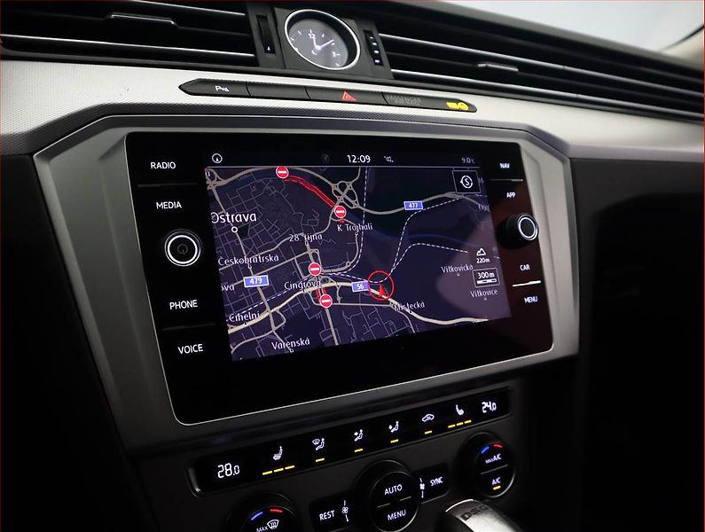 Volkswagen Passat (2018) Comfortline 2.0 TDI, Automat - fotka 15 z 18