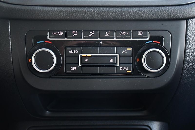 Volkswagen Tiguan 2.0TDi DSG 4MOTION - fotka 29 z 44