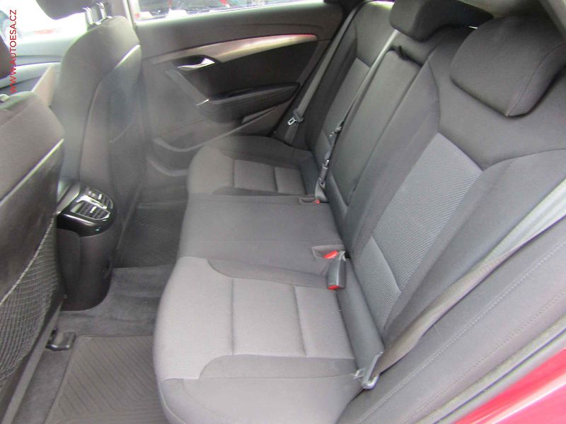 Hyundai i40 (2019) 1.6CRDi, 1.maj,ČR, servis - fotka 10 z 22